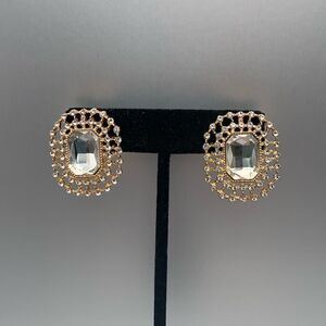 Vintage Gorgeous Faceted Clear Glass cabochon Crystals Earrings, Unmarked